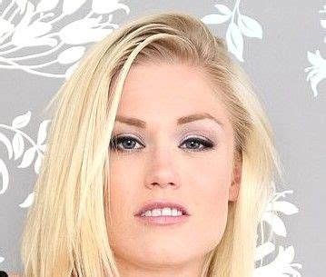 femdom ash hollywood|Ash Hollywood BDSM Pornstar Bio .